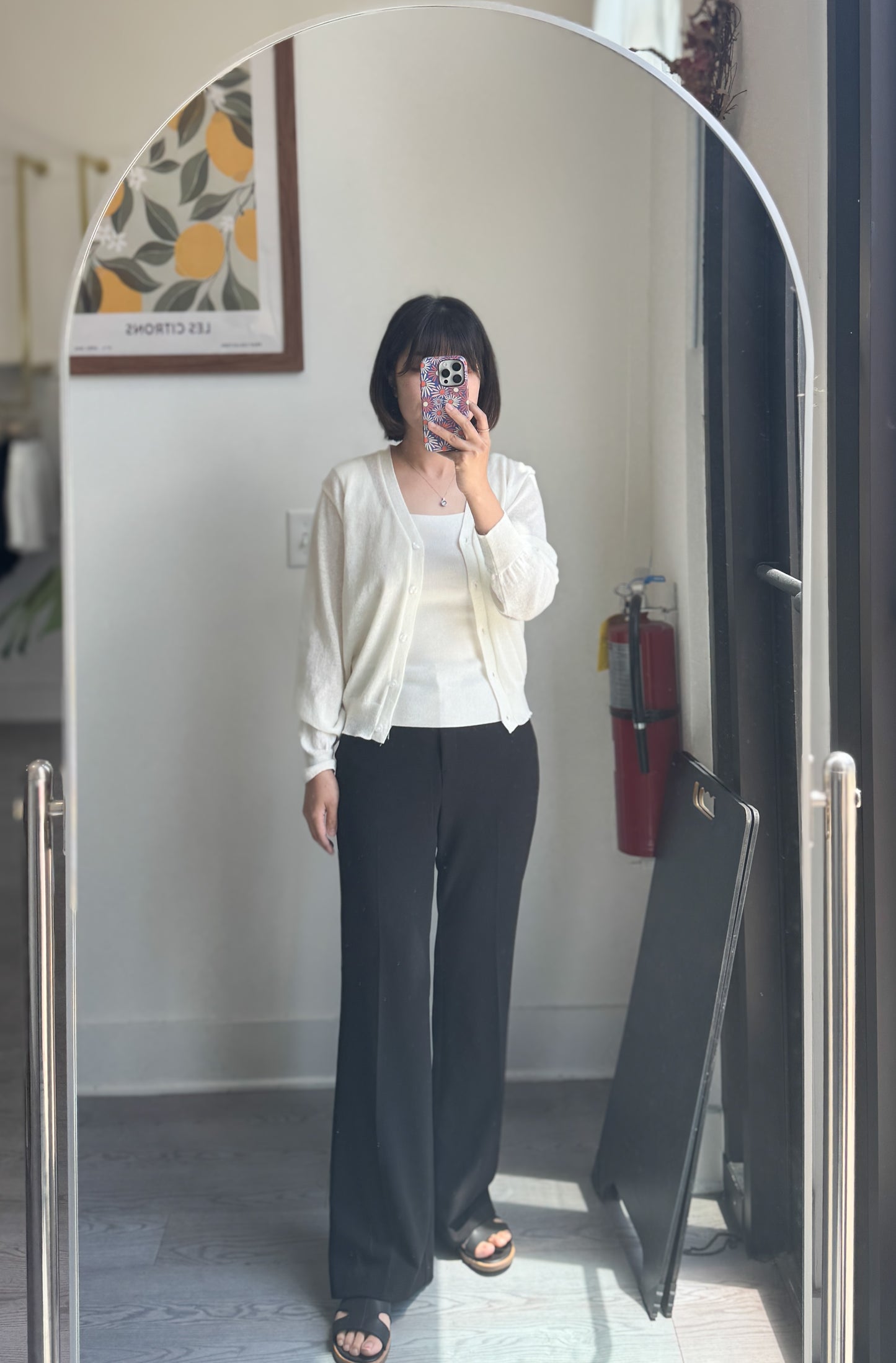 Linen V neck Cardigan (~5/19)