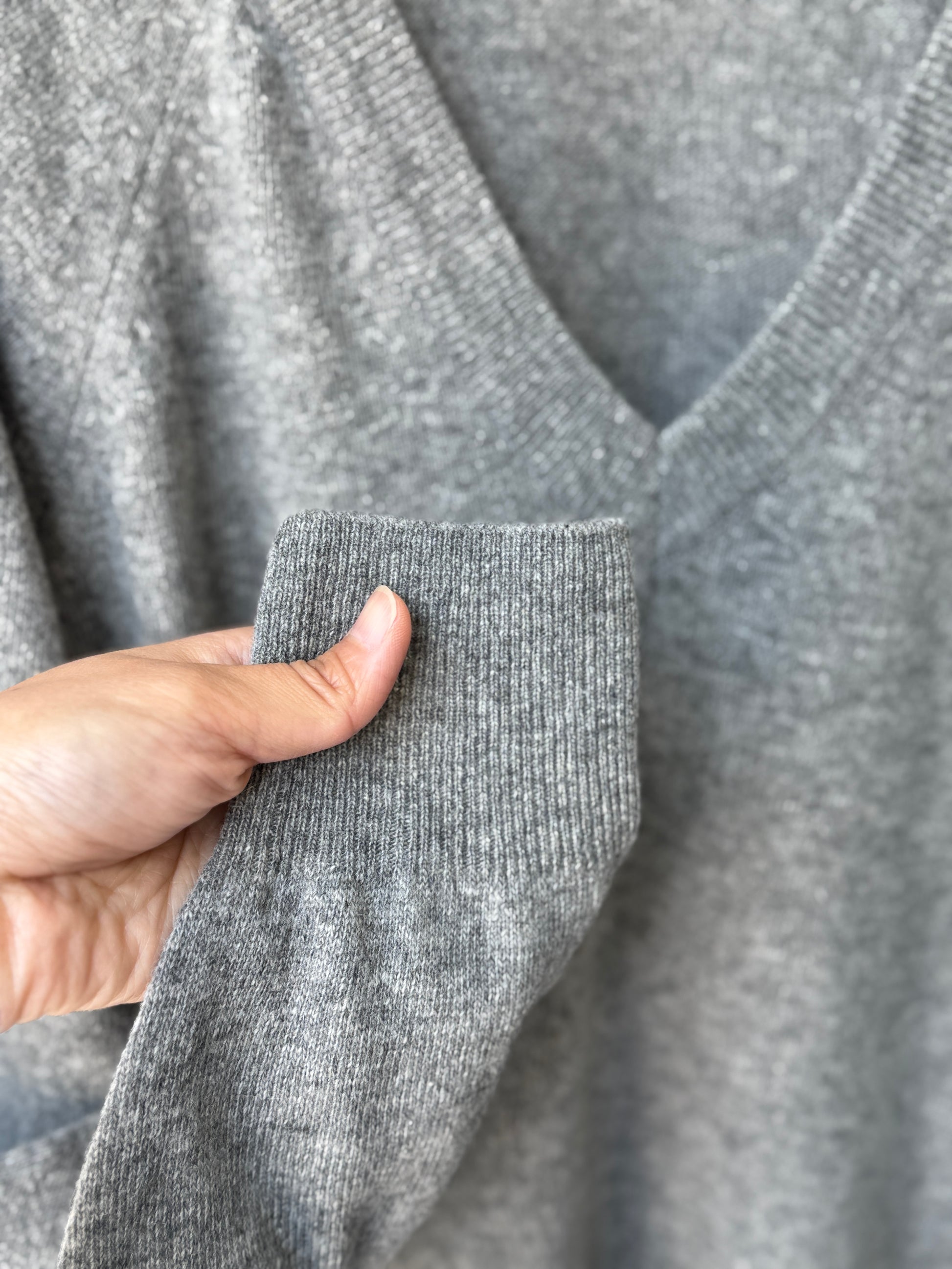 V neck loose fit knit - AdoreMeU