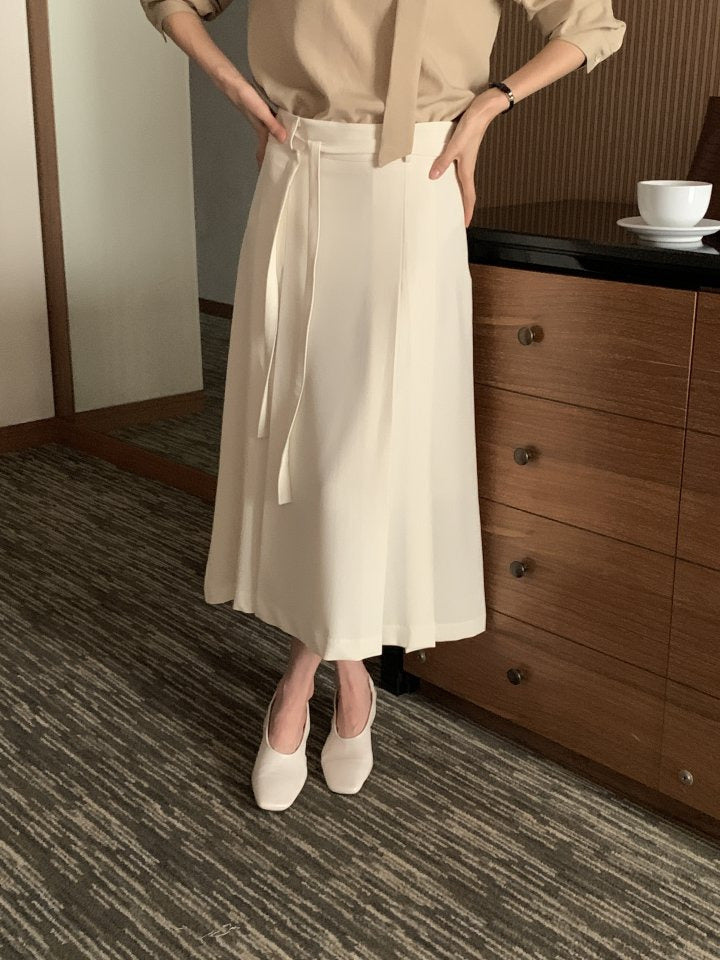 * Spring Pleated Skirt