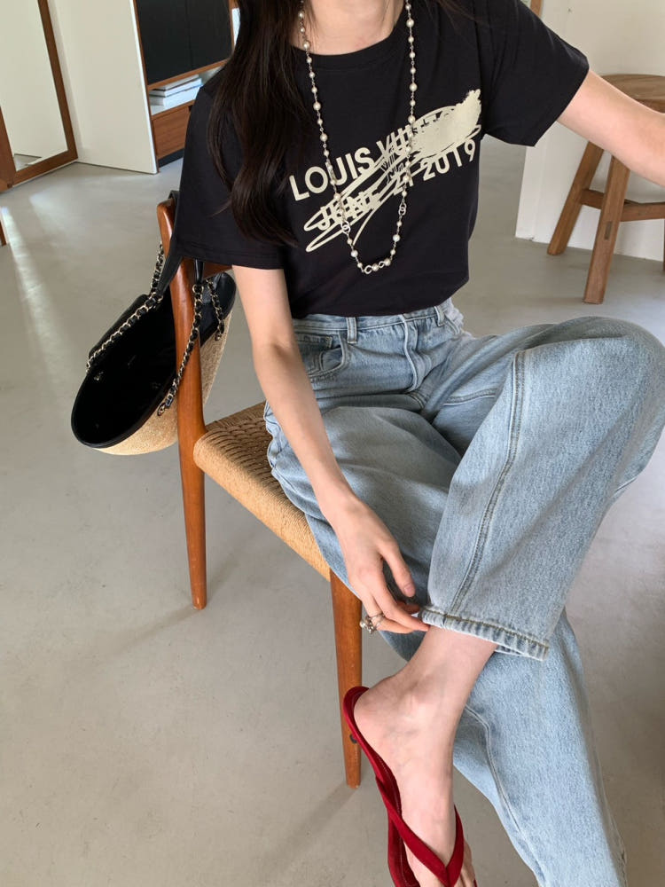 * Louis Silket T-Shirt