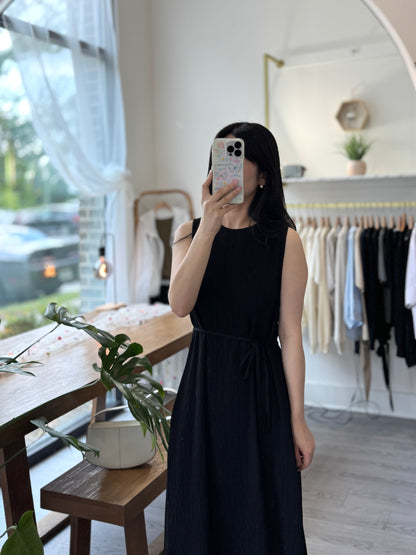 Titi Pleated Sleeveless Dress - AdoreMeU
