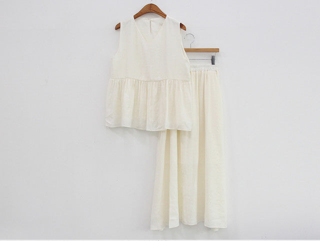 *Sleeveless Blouse & Skirt Set