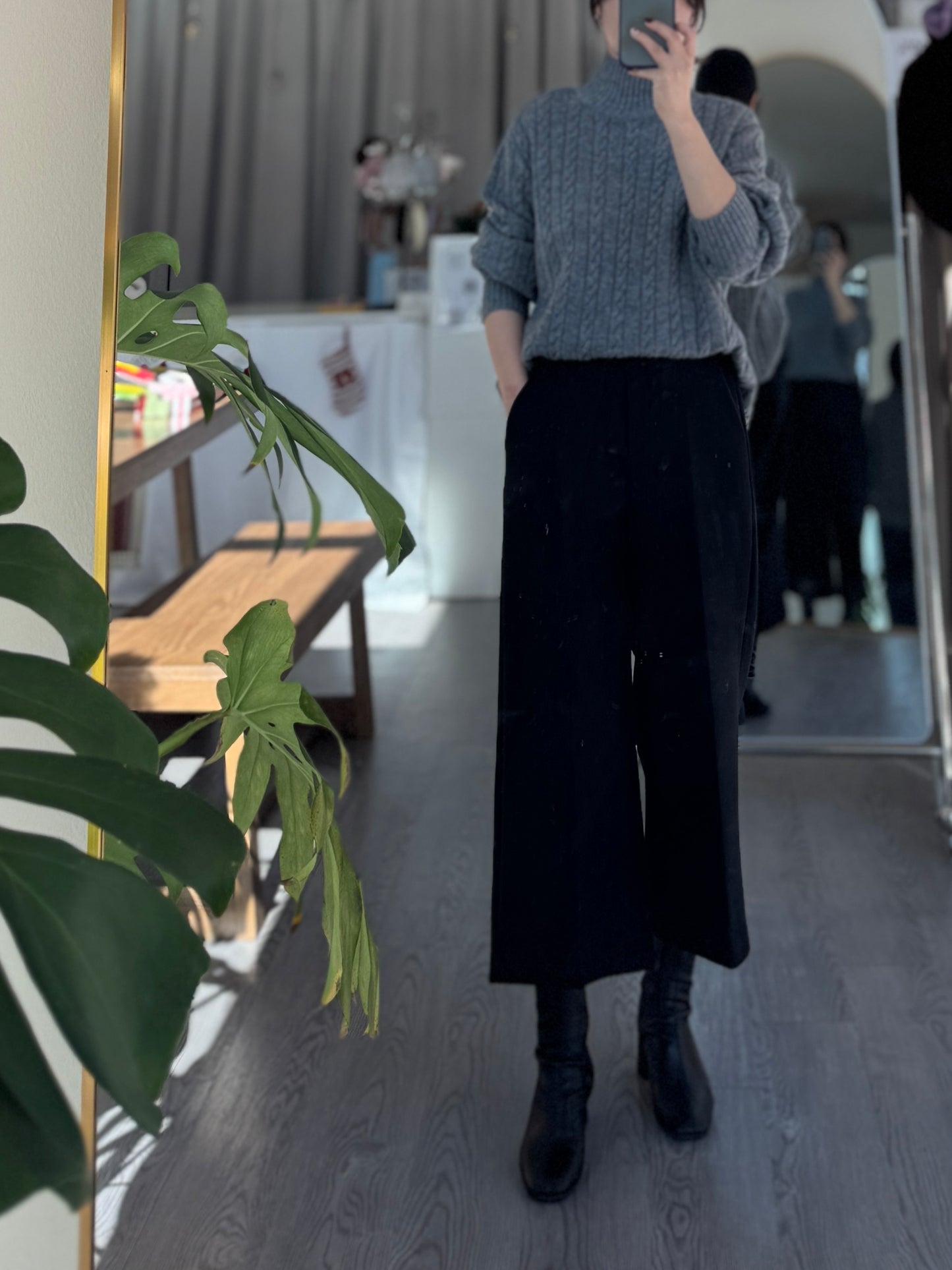 Crop Wool Pants