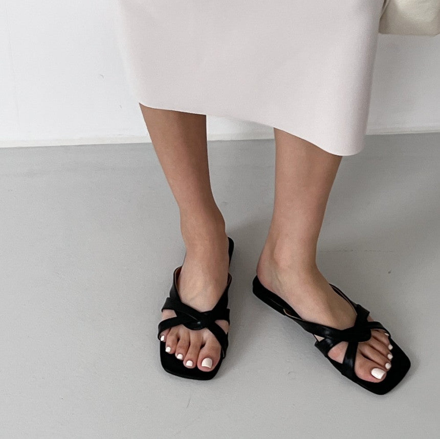 *Woven Strap Flat Slippers