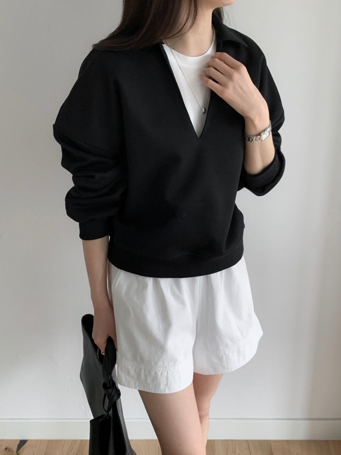 Foaming V-Neck Sweatshirt