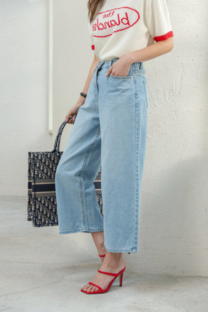 * Wide-Leg Cropped Jeans