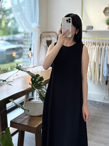 Titi Pleated Sleeveless Dress - AdoreMeU