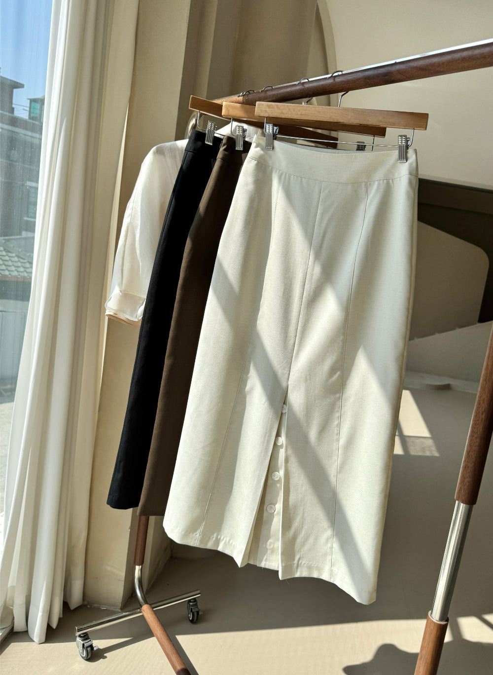 Mood Button Linen Skirt (~7/16)