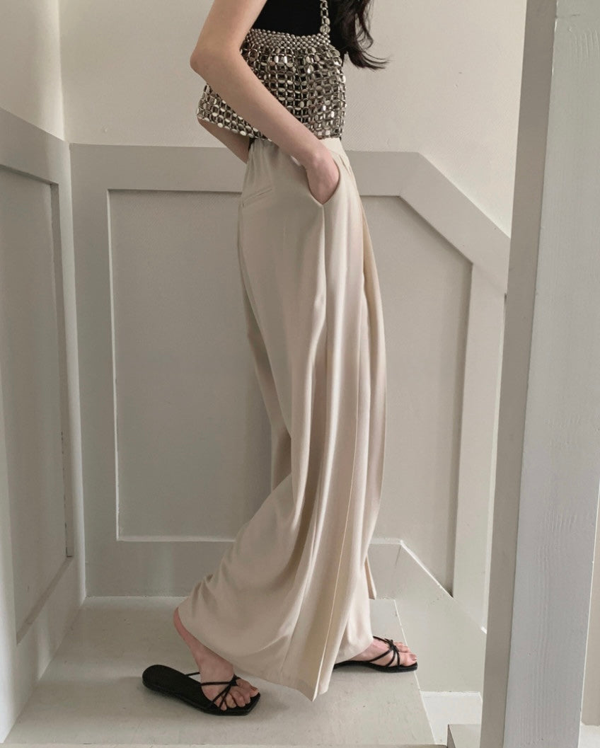 * Airy Pleated Wide Slacks