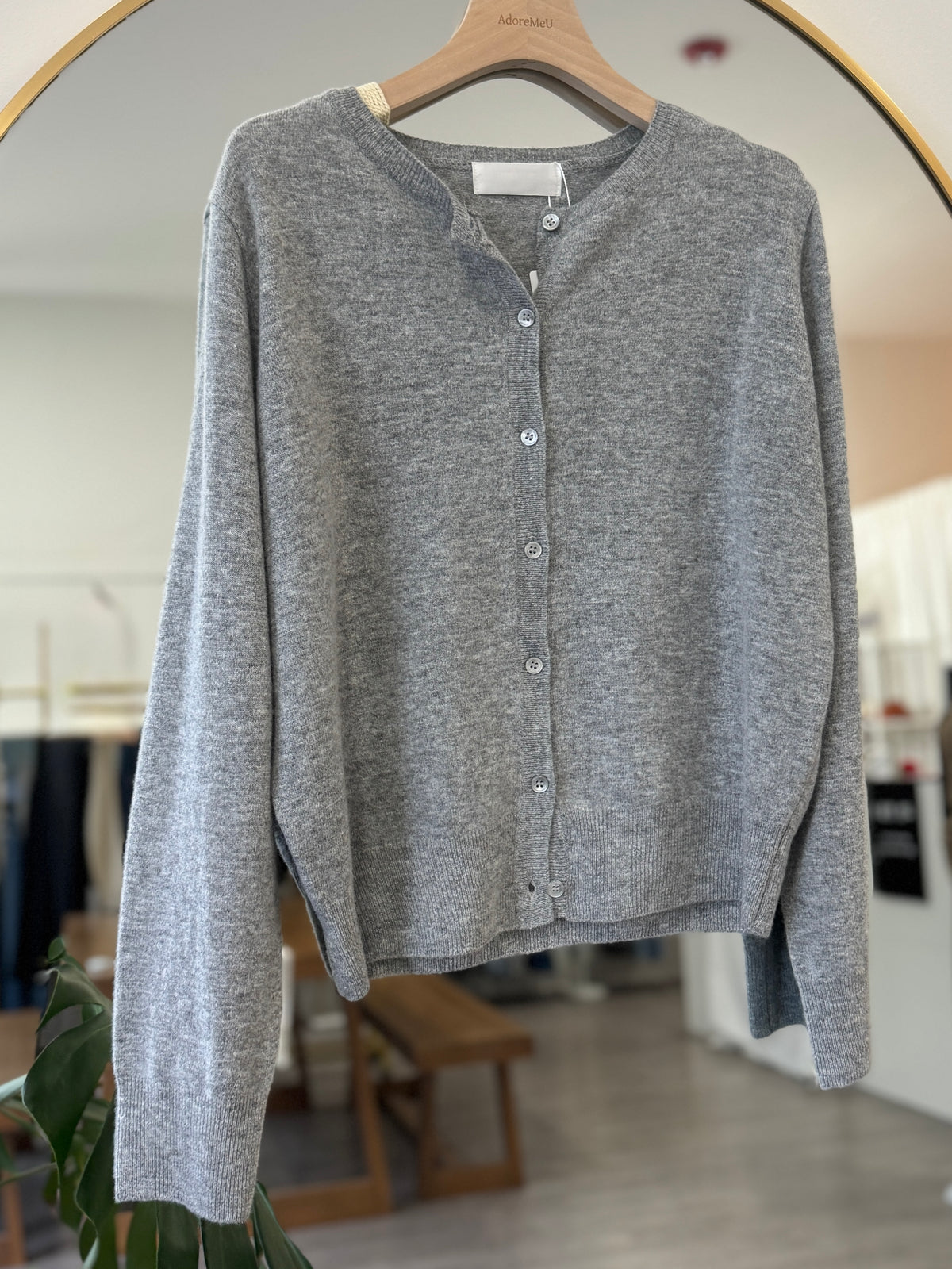 Round Neck Cardigan(~10/29)