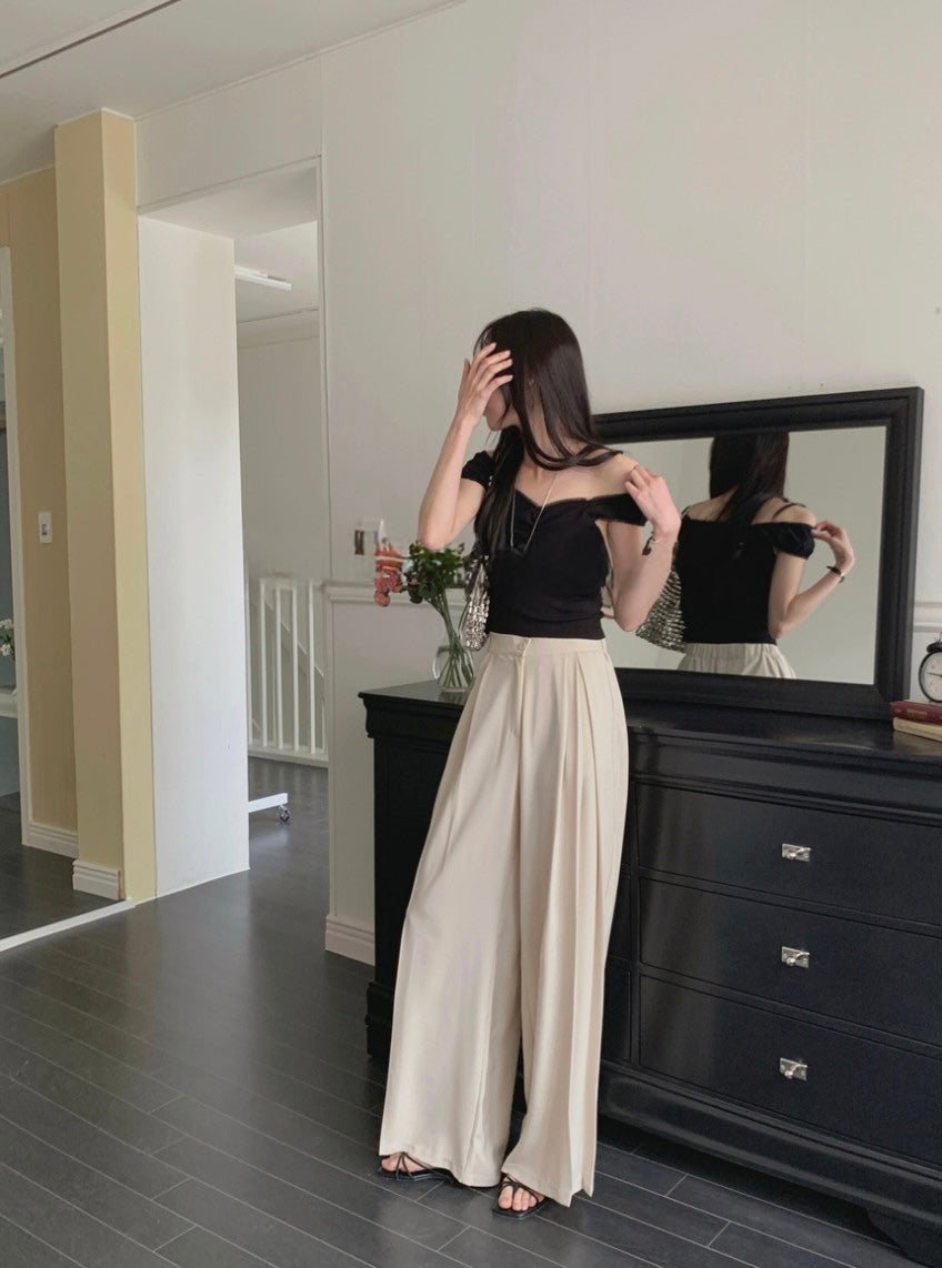 * Airy Pleated Wide Slacks