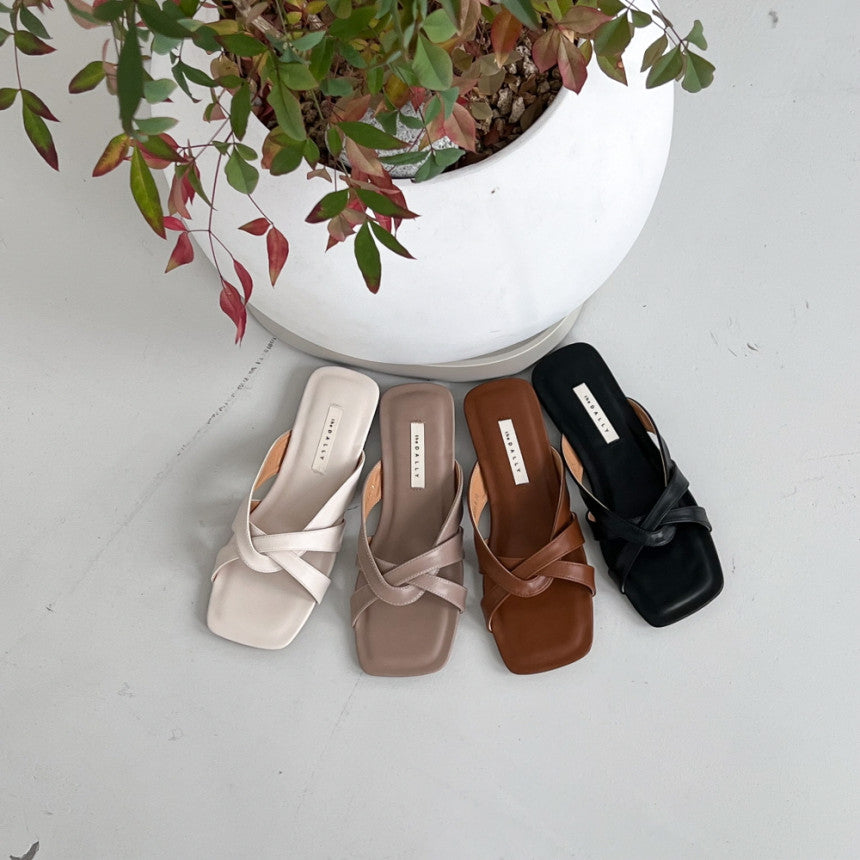 *Woven Strap Flat Slippers