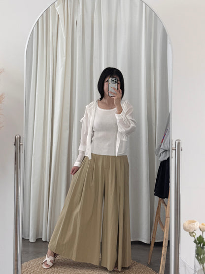 Two Pintuck Wide Pants (~3/31)