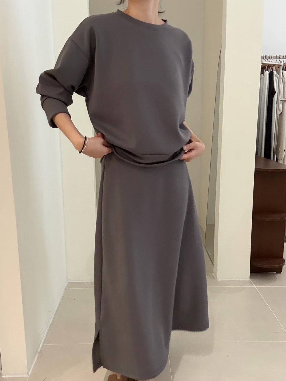 Sweatshirt & Long Skirt Set(~10/1)