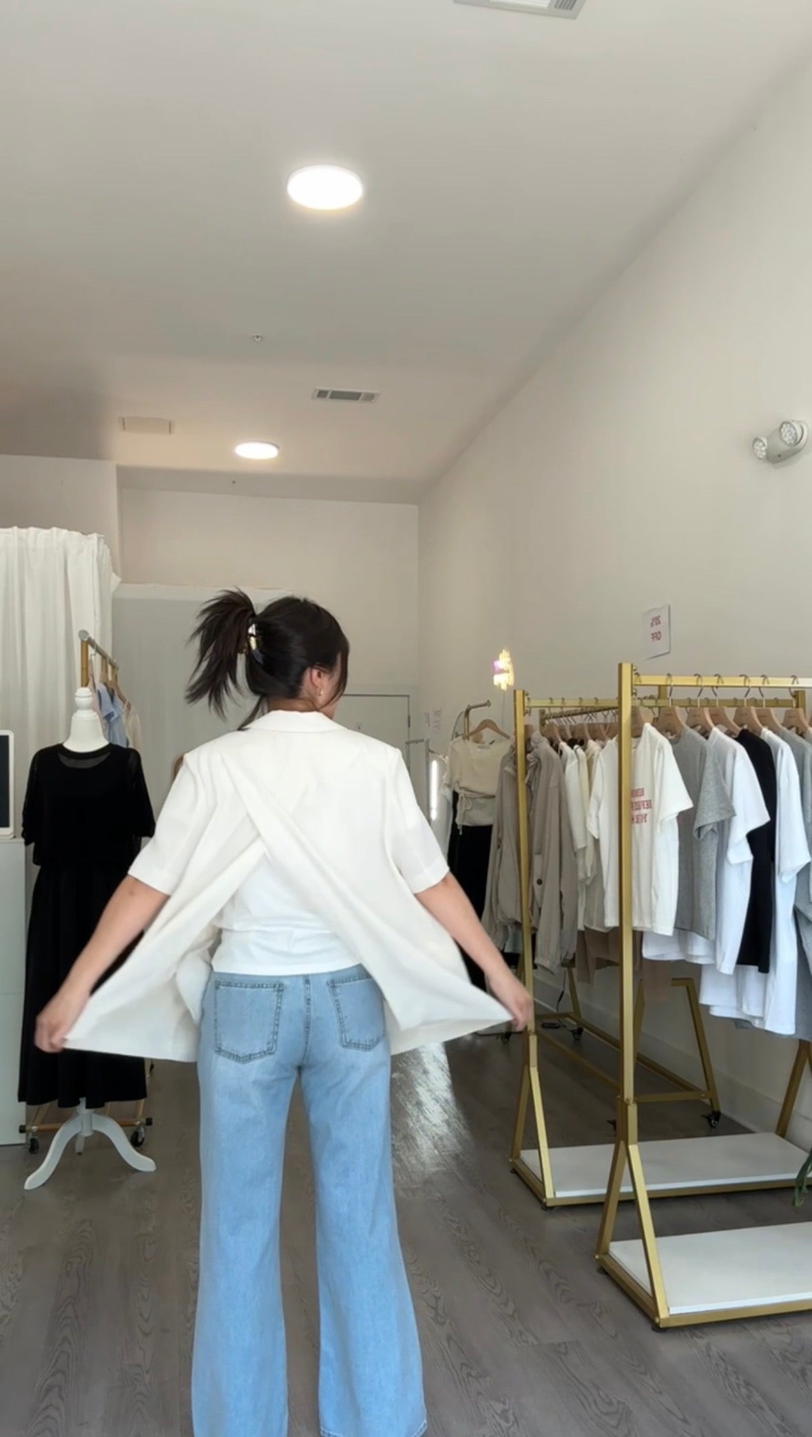 Summer Back Slit Jacket (~6/29)