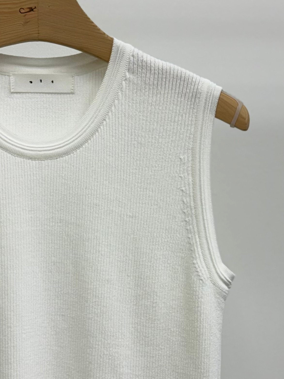 Sand U Neck Knit Tanktop(~7/29)