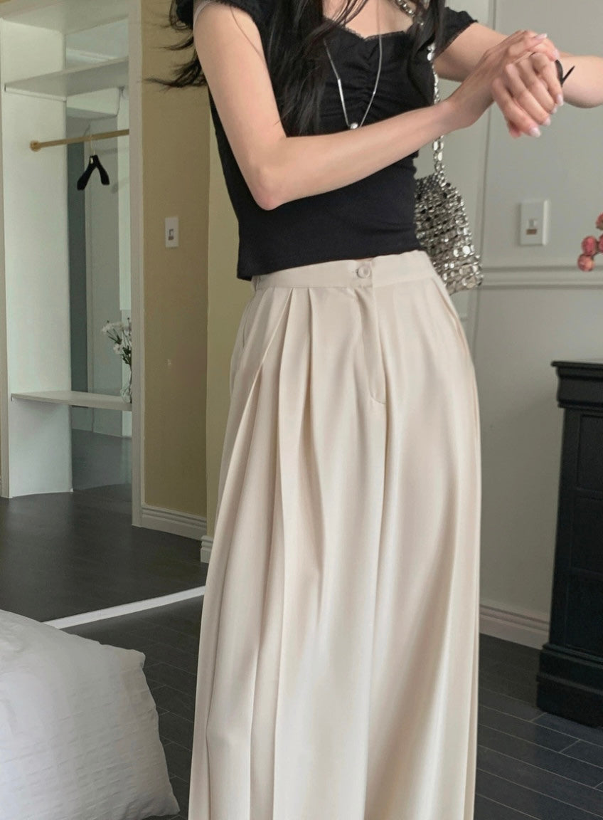 * Airy Pleated Wide Slacks