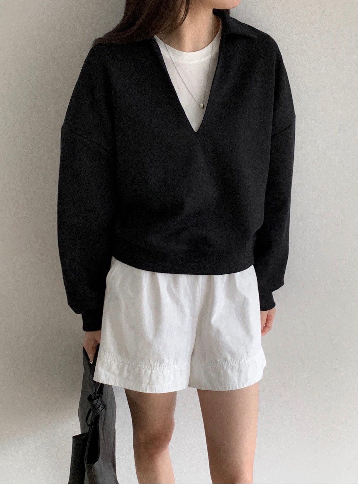 Foaming V-Neck Sweatshirt