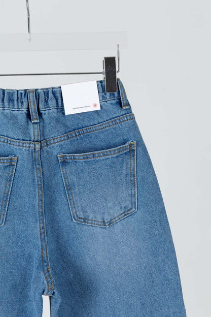 * Wide-Leg Cropped Jeans