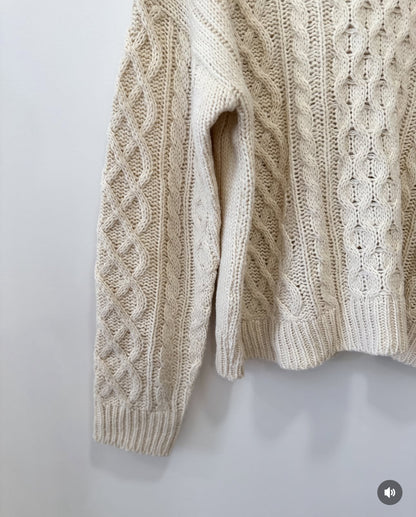 Round Neck Cable Knit