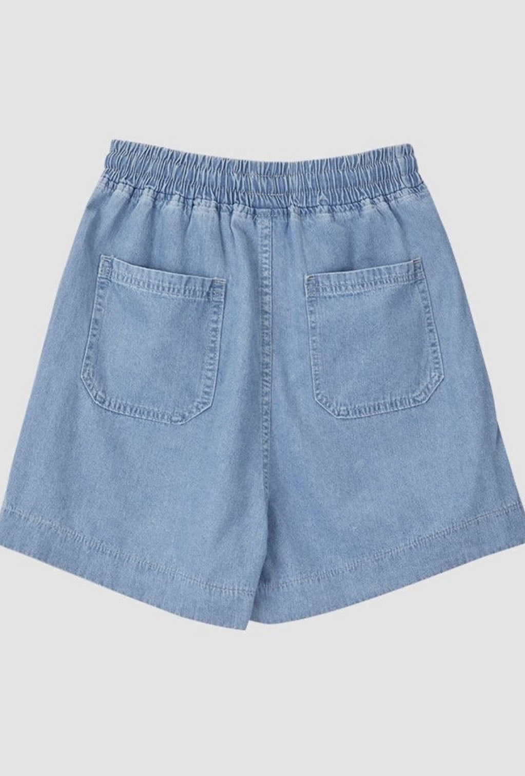 Big pocket denim shorts